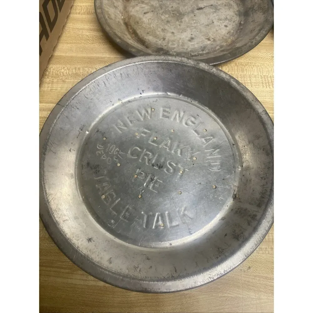 Set Of 4 Vintage New England and Table Talk Flaky Pie Crust Pie Tins